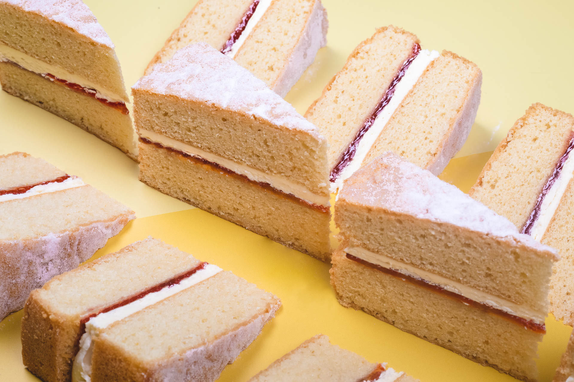 Simple Sponge Cake Recipe - Supergolden Bakes