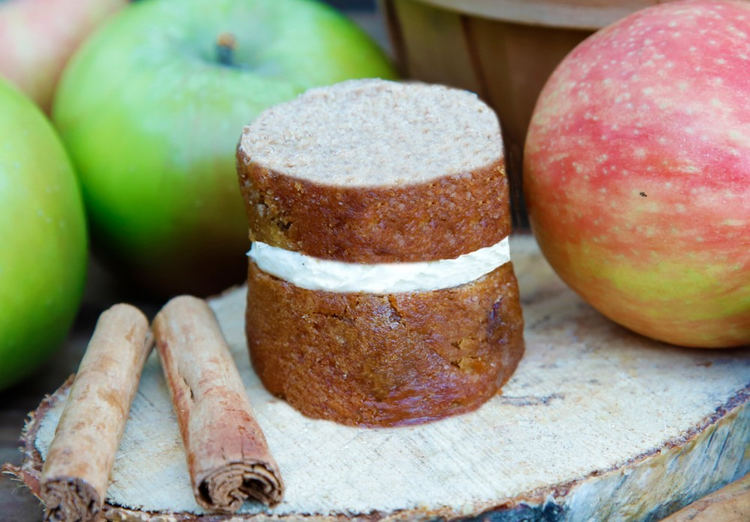 Apple Crumble, Instagram, Baby Sponge, Sponge Breakfast, Birthday Breakfast, cake breakfast, happy birthday