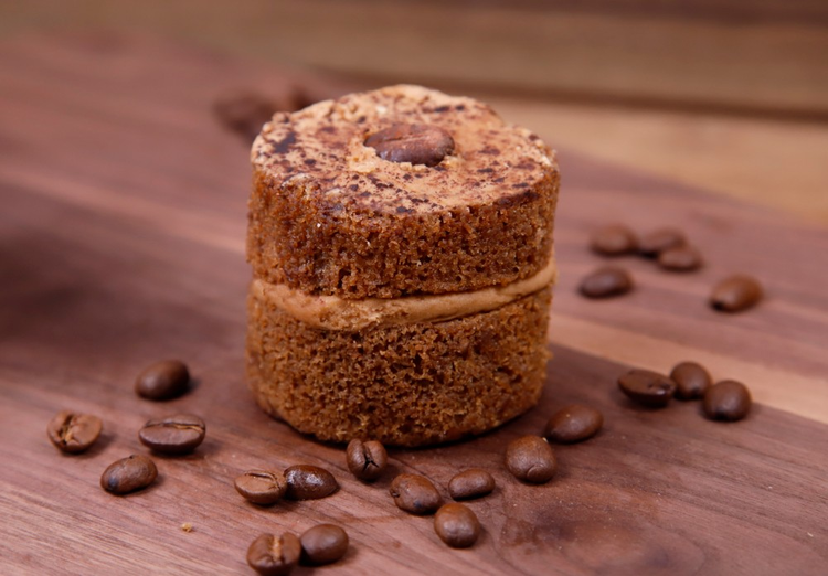 Sponge Moment, Baby Sponge, Coffee, Coffee cake, mini cake, fridge, bare shelves