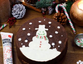 Snowman Cake - Christmas Chocolate Cake decorating kit - Thumbnail