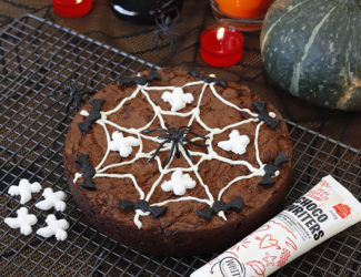 Chocolate Brownie with Halloween Decorating Kit