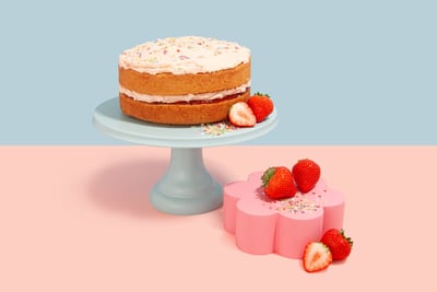 Strawberry Sprinkle Break Cake