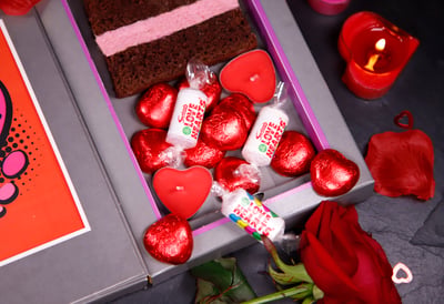 LOVEly Sweet Treat - Valentine's gift - Cake Card